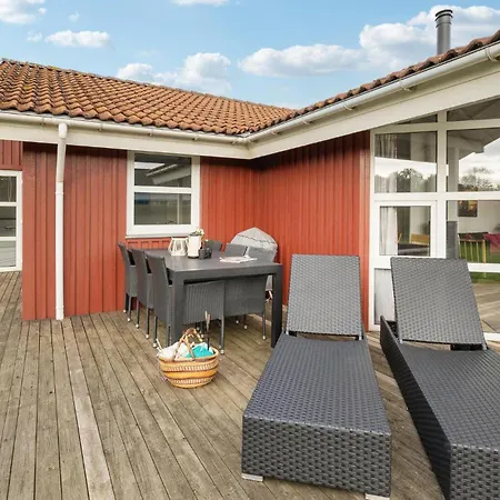 Дом отдыха Beautiful Home In Sydals With Sauna *